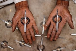 उनकर करेजा में धड़केला मोरचंग