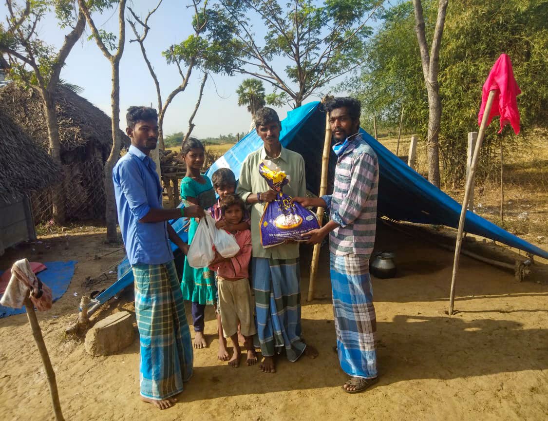 Vanavil school's volunteers are delivering groceries to 1,228 families from extremely marginalised groups in Arasur hamlet and villages of Nagapattinam block