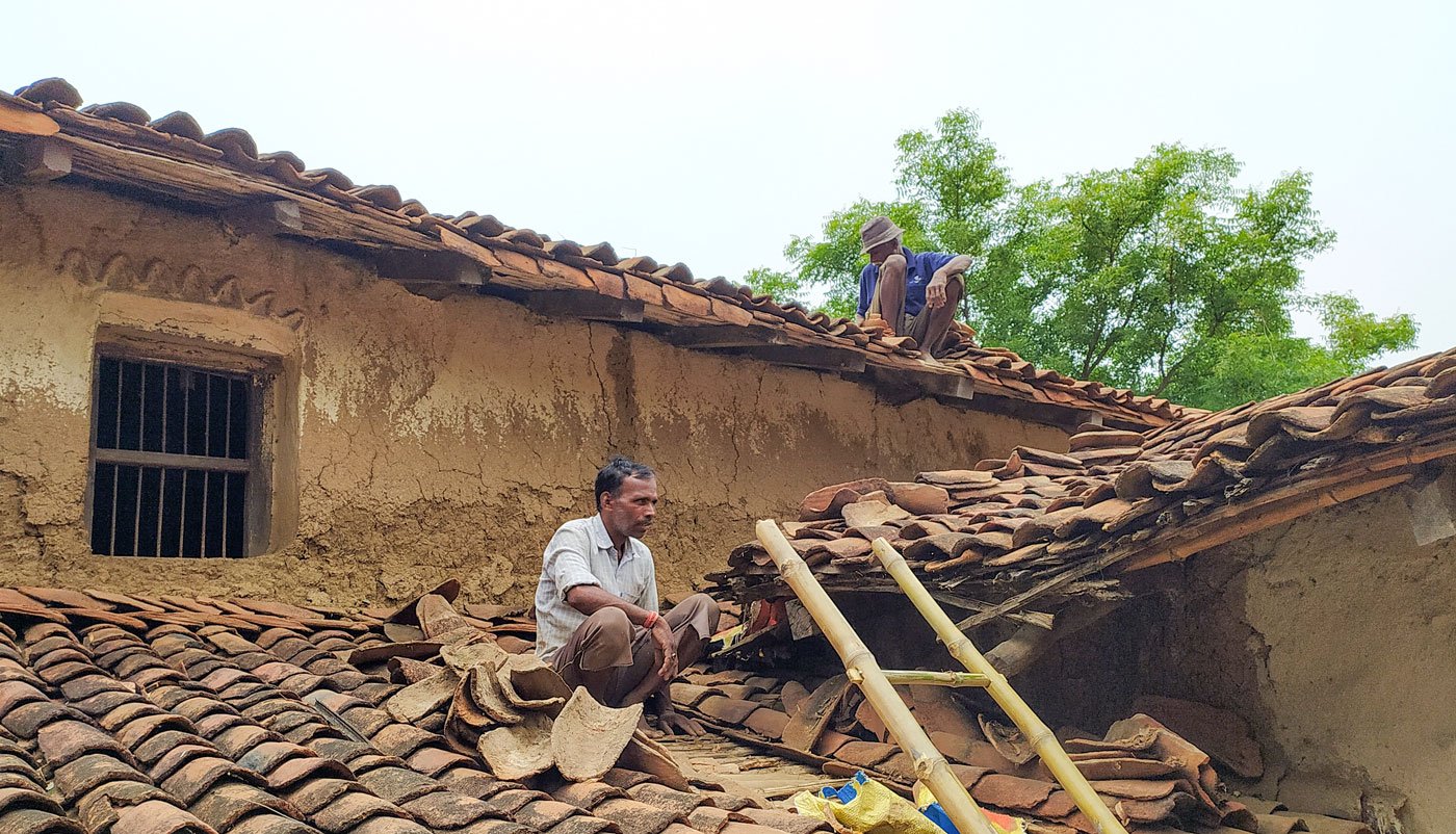 Ravendra (left), Jangaali (right) and other tenant farmers also work as a daily wage labourers between cropping cycles