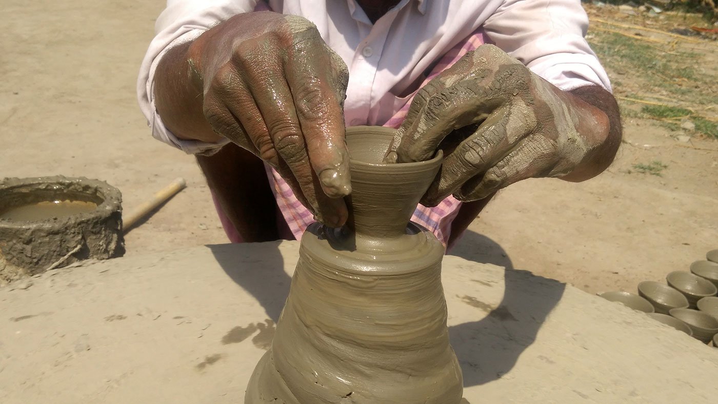 Sudama making a kulhad