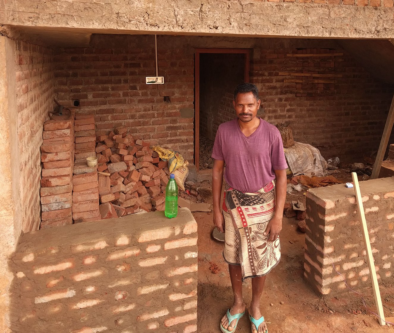 Sadhu Ayal, besides farming, also does masonry work. He says, by applying farmyard manure and fertilisers, around 12 quintals of ragi can produced in an acre.