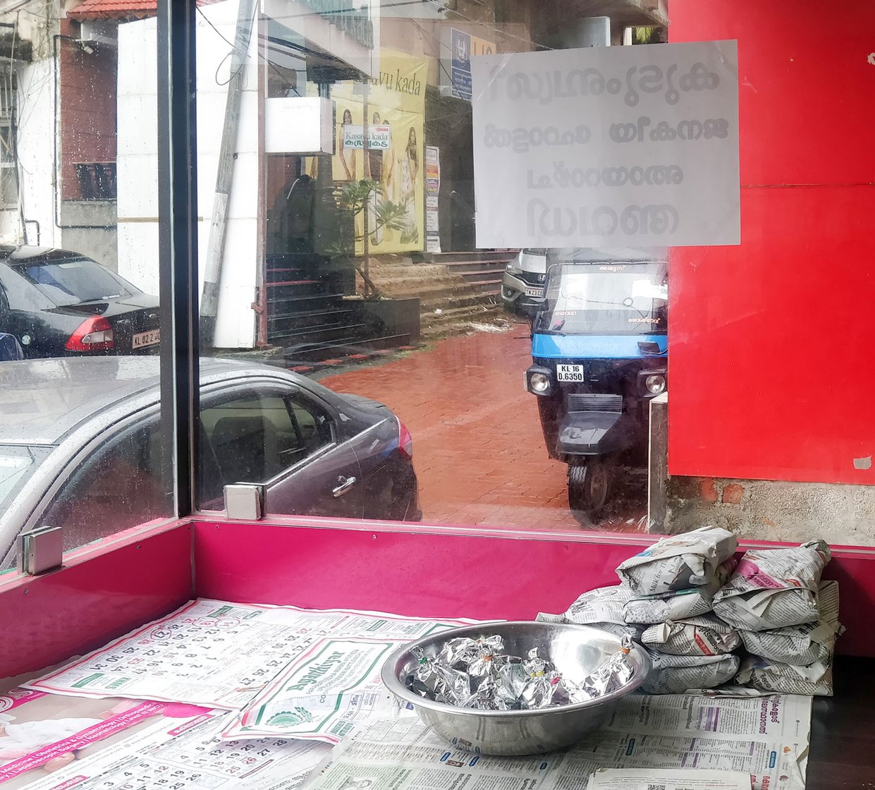 Left and centre: K. Sarojam and S. Lekshmi. We had never run anything of this scale,' says Sarojam. Right: The packets are almost over by 3 p.m.