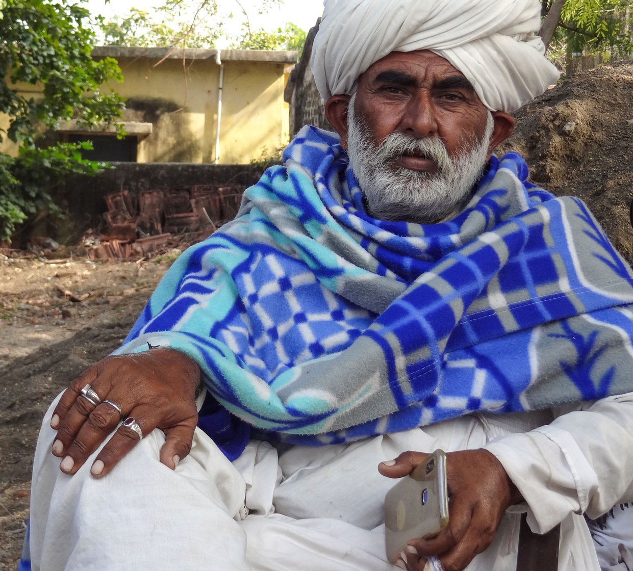 Mashrubhai Rabari (right) has been coordinating between the lawyers, police and family members of the arrested Kachchhi herders. A community leader from Wardha, Mashrubhai is a crucial link between the Rabari communities scattered across Vidarbha