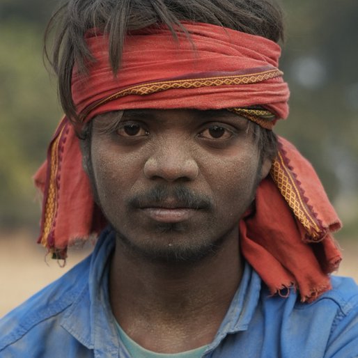 Raja is a Labourer at a brick kiln from Pundarakh, Pandarak, Patna, Bihar
