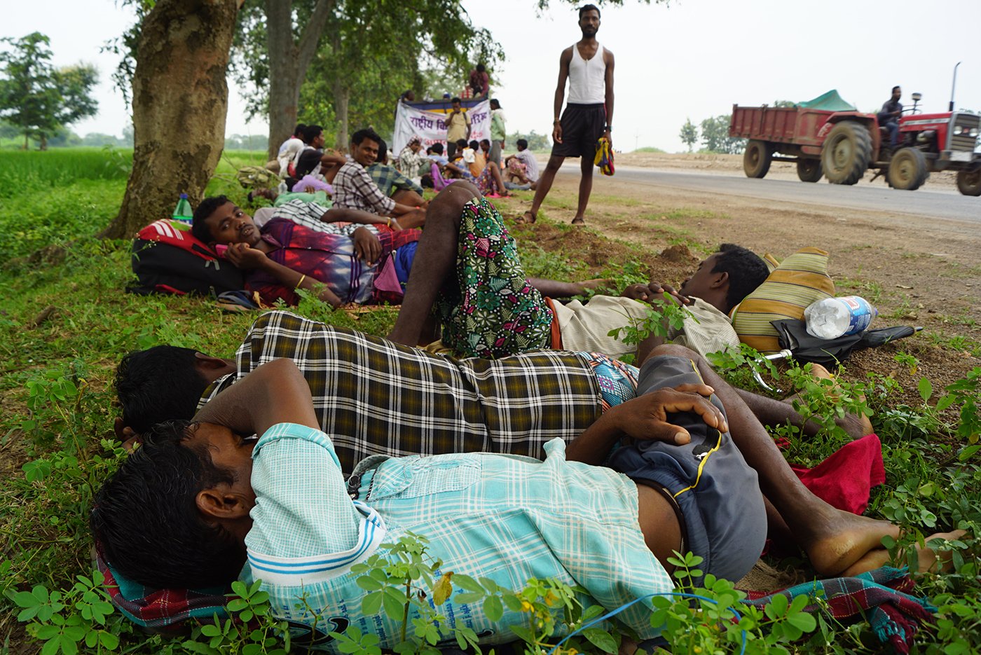 farmers are taking rest