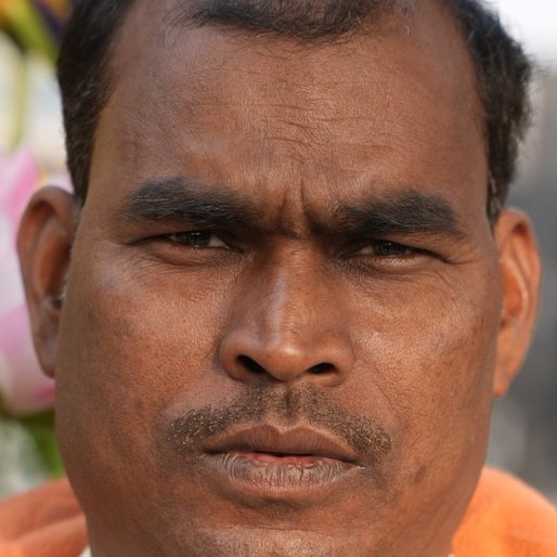 Shreeman Chaudhary is a Flower-seller from Rajapur, Patna Sadar, Patna, Bihar