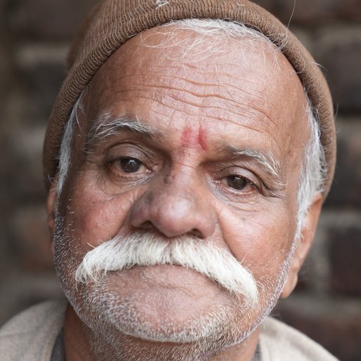 Krishna Prasad is a Owns a <em>dhaba</em> [roadside restaurant] from Chhotka Kharwa, Dulhin Bazaar, Patna, Bihar