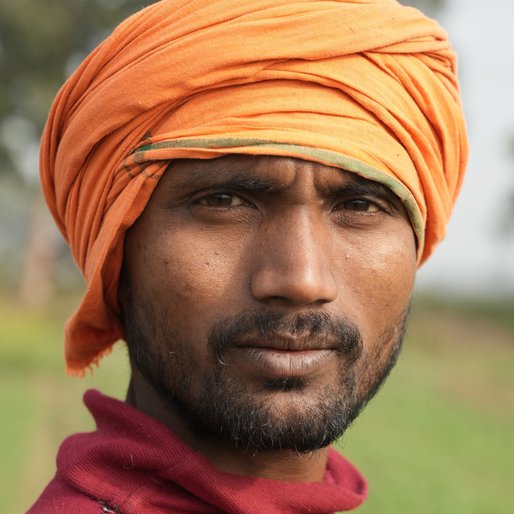Rohit Kumar is a Tenant farmer (cultivates mustard and seasonal vegetables) from Hemzapur, Khusrupur, Patna, Bihar