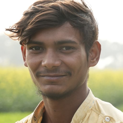 Karan Kumar is a Farmer (cultivates seasonal vegetables) from Hemzapur, Khusrupur, Patna, Bihar
