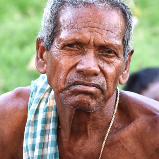 Luthru Orao is a Handyman from Chandannagar (Municipal Corporation), Singur, Hooghly, West Bengal