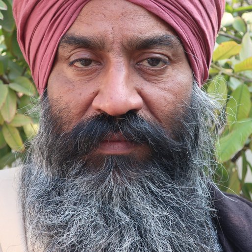 Jasbir Singh is a <em>Granthi</em> (priest) at the local Gurudwara from Didargarh, Sherpur, Sangrur, Punjab