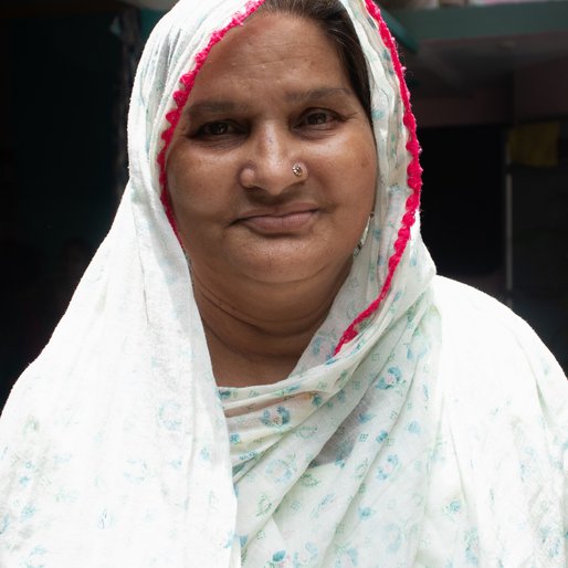 Jeenat is a Homemaker from Chandoi, Marori, Pilibhit, Uttar Pradesh