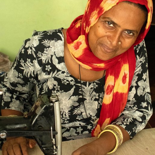 Parveen is a Tailor, District General Secretary of Rashtriya Hindu Muslim Ekta Dal and homemaker from Chandoi, Marori, Pilibhit, Uttar Pradesh