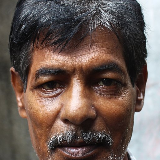 Ramesh Dey is a Barber from Birpur, Uluberia-I, Howrah, West Bengal