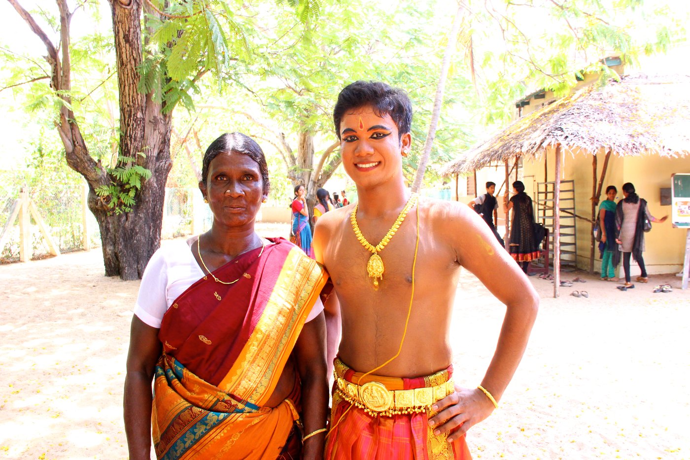 Ellamalli, Kali's mother, visiting Kalakshetra to watch his exam kutcheri